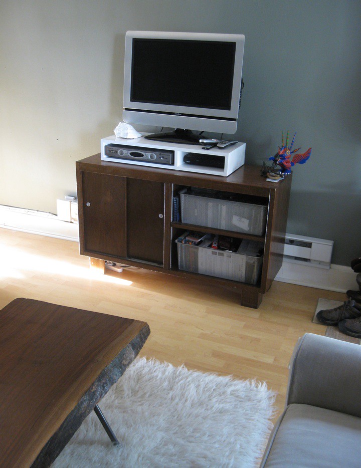 refurbished tv in progress .. just need to replace… Flickr