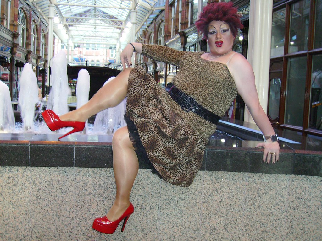 Cha Cha Heels! Posing As DIVINE Anna Glypta Flickr