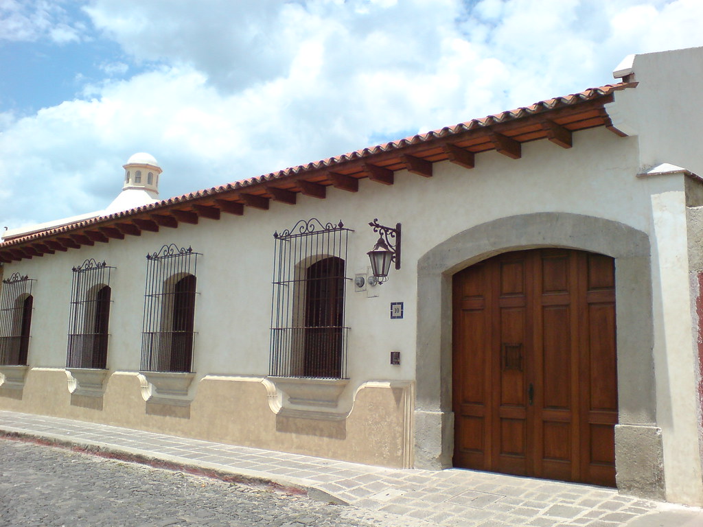 Casa colonial en Antigua Guatemala, recien restaurada Flickr