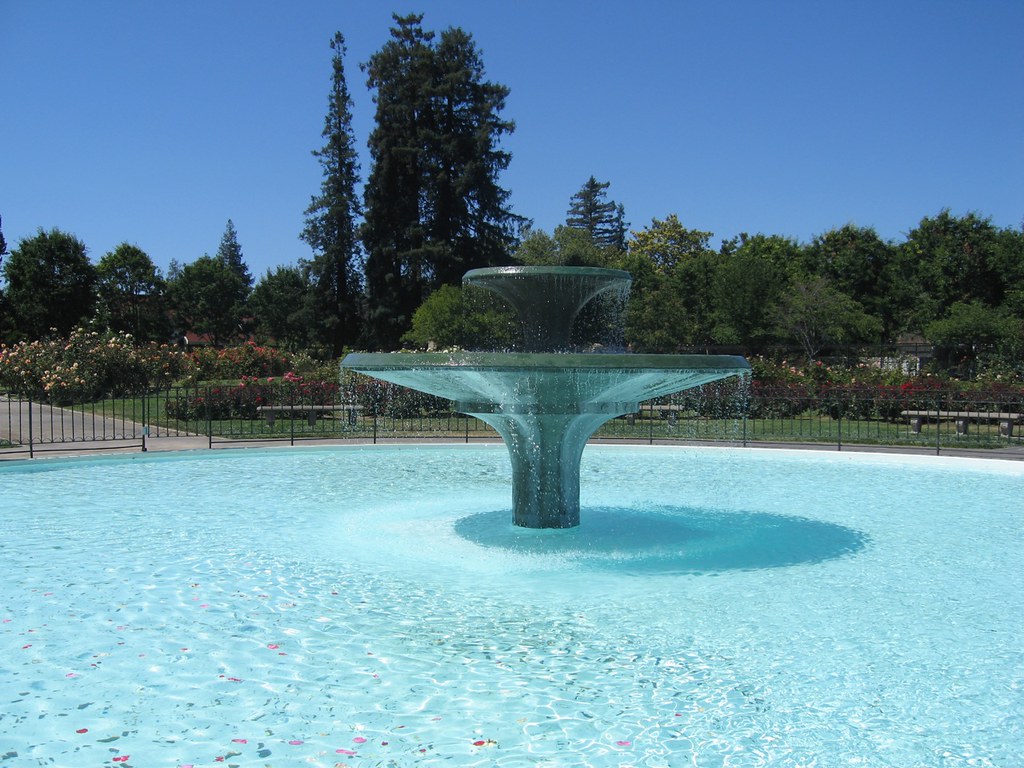 Fountain in the Center San Jose Rose Garden, San Jose, Cal… Flickr