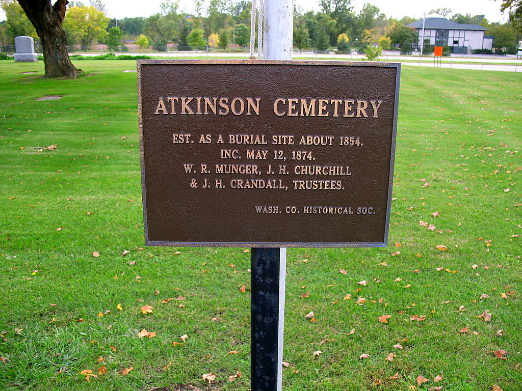 Atkinson Cemetary In Cottage Grove In a small plot wedged … Flickr