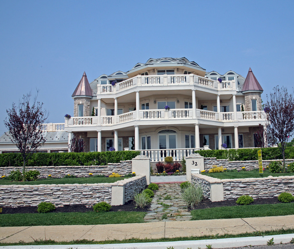 Summer Home in Monmouth Beach Monmouth Beach is onr of the… Flickr