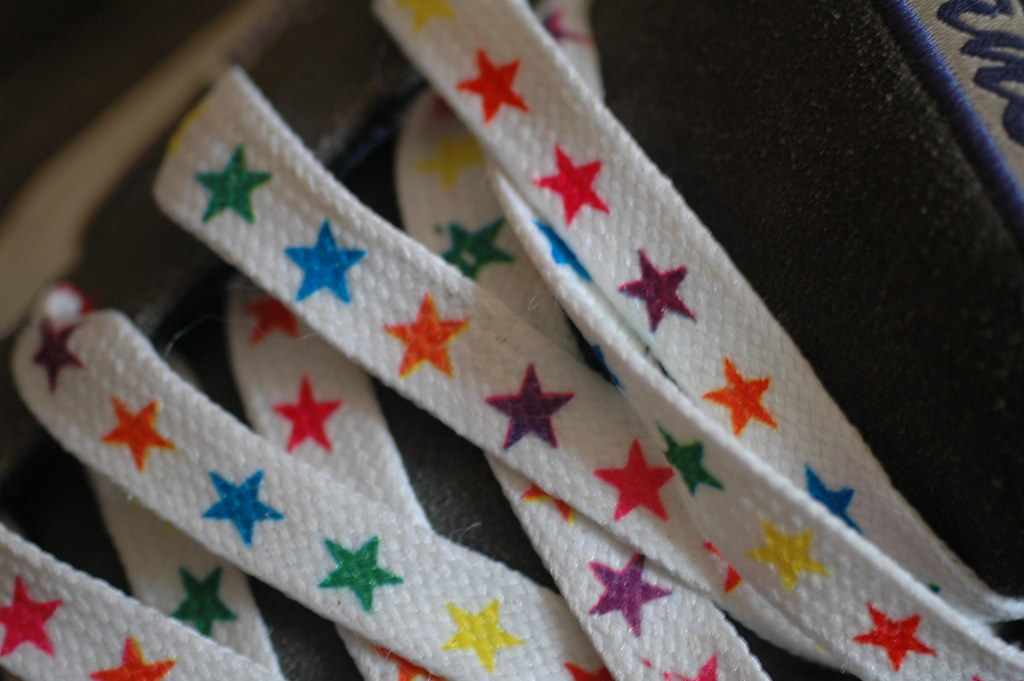 shoelacestars i took it from elian's camra ^^ shirley vinogreen