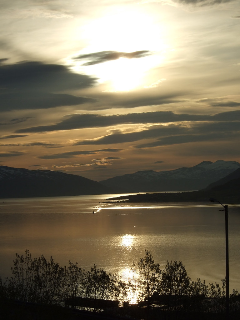Midnight sun in Tunveien View from my window in Tromsø Flickr
