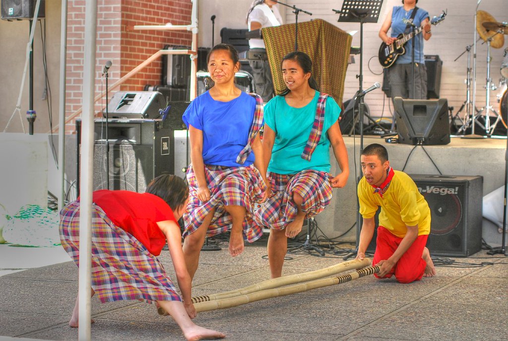 Tinikling at Filipino Fiesta, Sacramento CA Filipino Fiest… Flickr