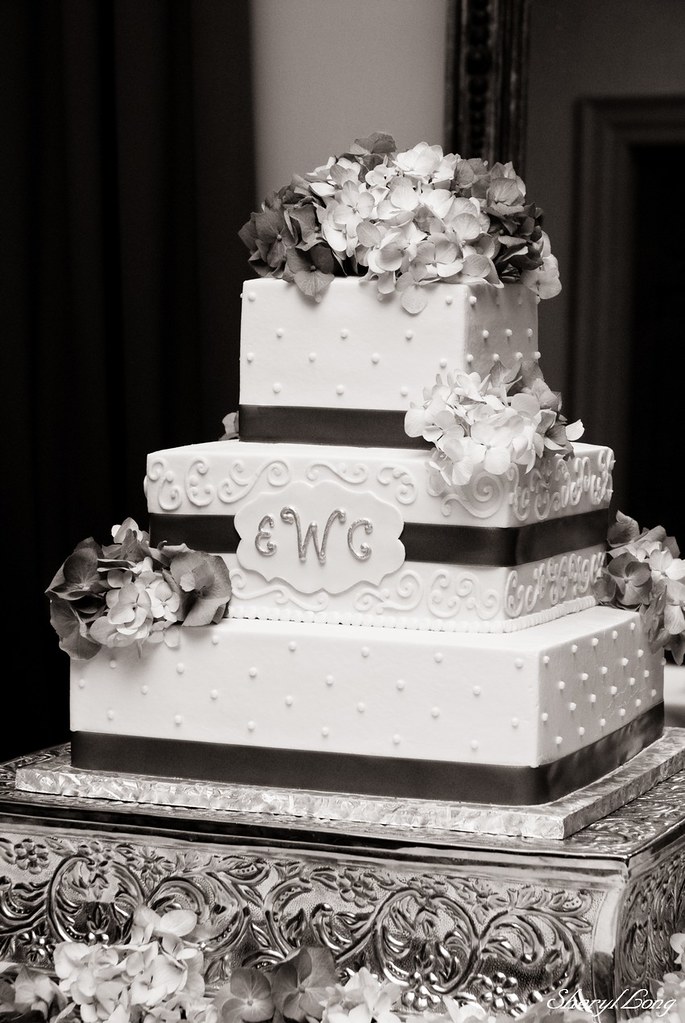 Cake with Hydrangeas Wedding cake designed by Ashley Cakes… Sheryl