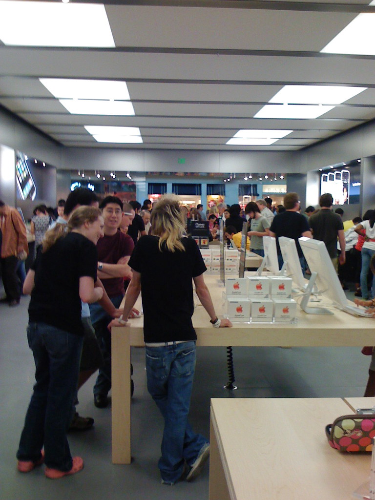 Houston Galleria Apple Store iPhone Madness I ventured to … Flickr