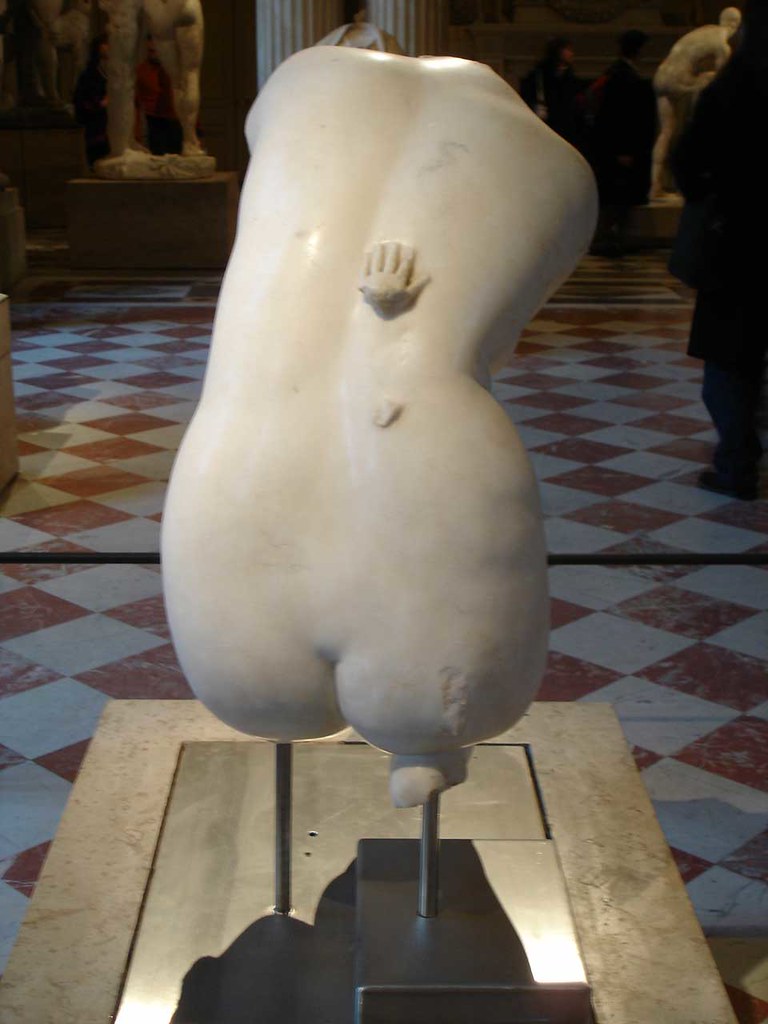 Aphrodite accroupie Aphrodite accroupie Oeuvre romaine d