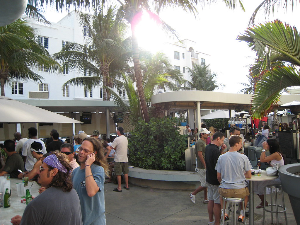 IMG_0102 Outdoor sports bar where we caught the AFC and NF… Flickr