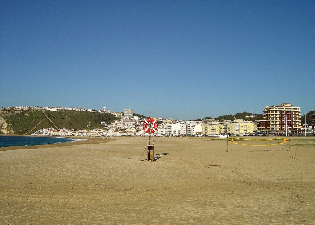 Nazaré Portugal See where this picture was taken. [?] Vitor