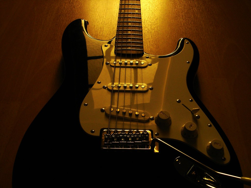 Guitar Surprisingly decent pictures I took when fiddling w… Flickr