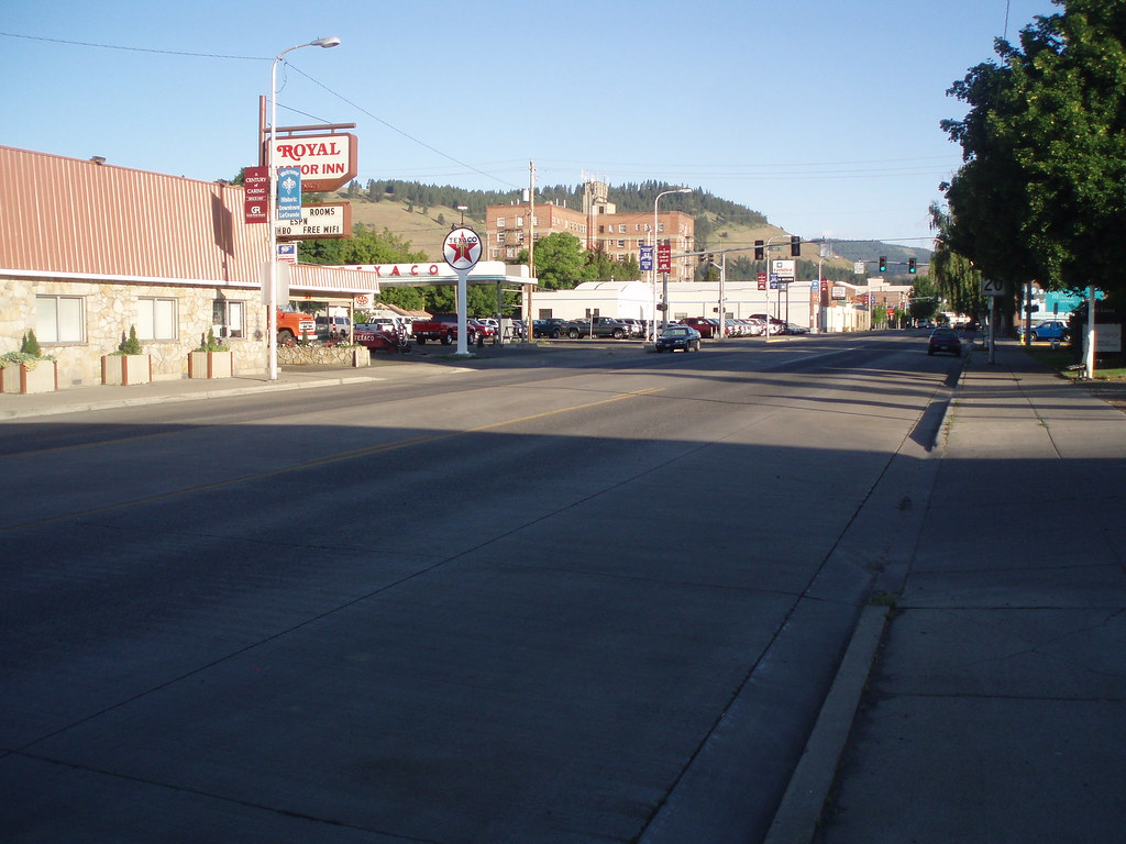 Downtown La Grande, Oregon I was en route to Denver with t… Flickr