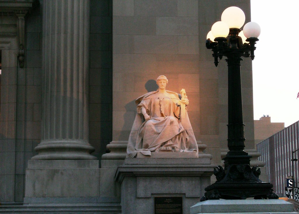 Justice statue A statue of Justice outside of the U.S. Fed… Flickr