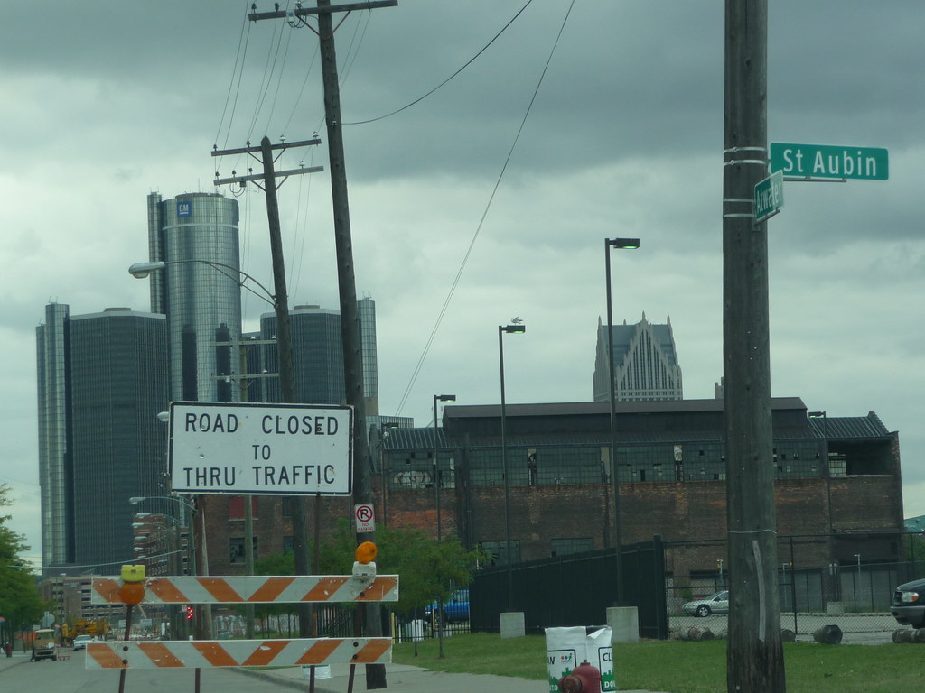 Jefferson Avenue Between the Renaissance Center and the Gr… Flickr