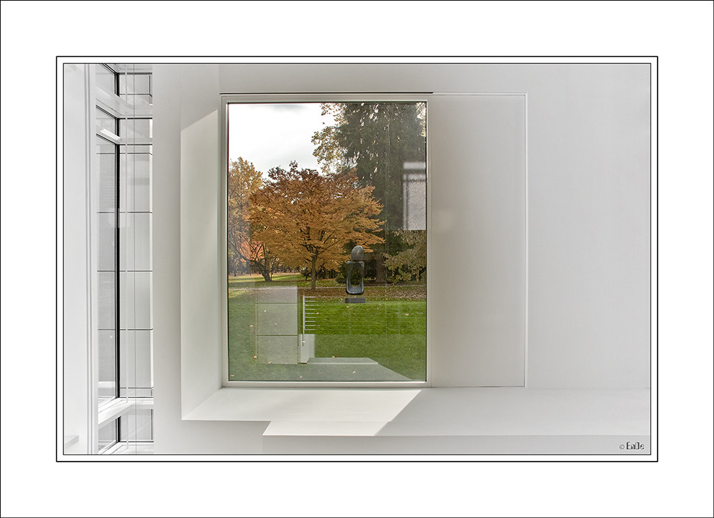 (0406) Im Museum At the museum Blick durch ein Foyerfens… Flickr