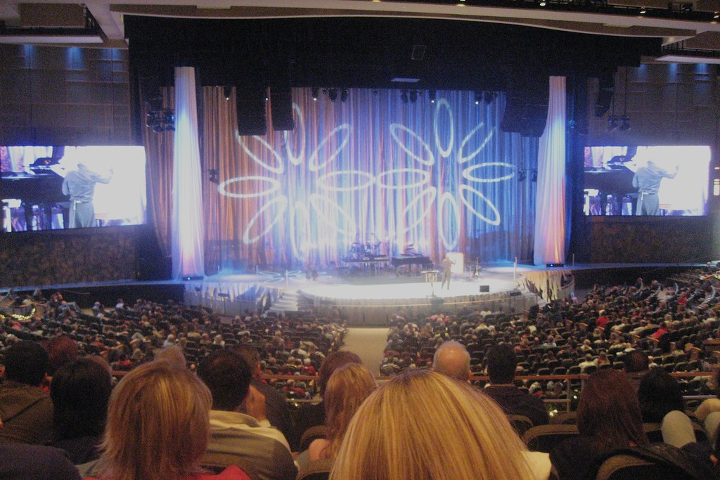 Picture 77934 willow creek church auditorium John Foong Flickr