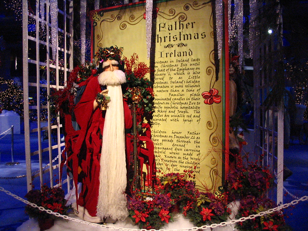 Father Christmas in Ireland Displays of various "Santa's" … Flickr