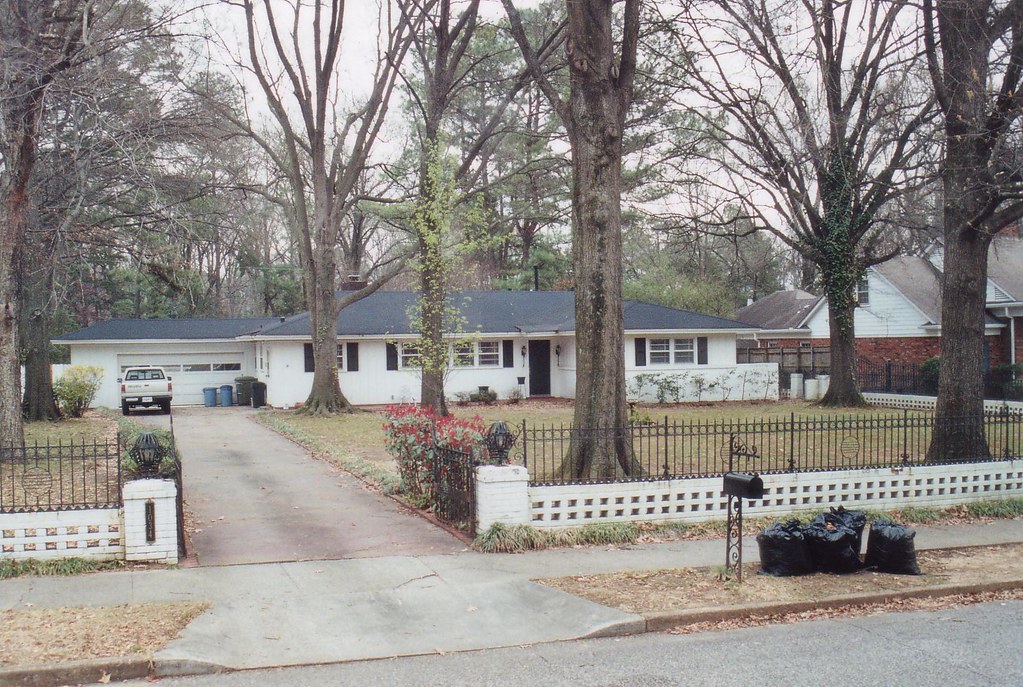 Memphis0008 1034 Audubon Drive. The first house Elvis Pres… Flickr