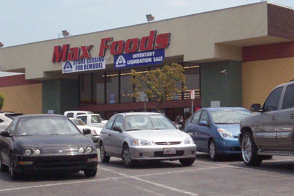 Zodys Grocery Warehouse Max Foods Albertsons Montebello, California
