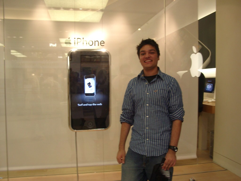 Apple Store Tampa iPhone Me = Fanboy, The End! Joey Primiani Flickr