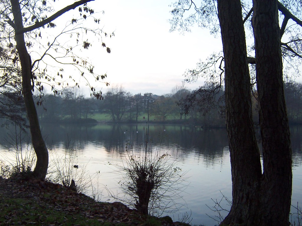 Groveland Park Lake A dusk shot at Groveland Park old_greywolf2000 Flickr