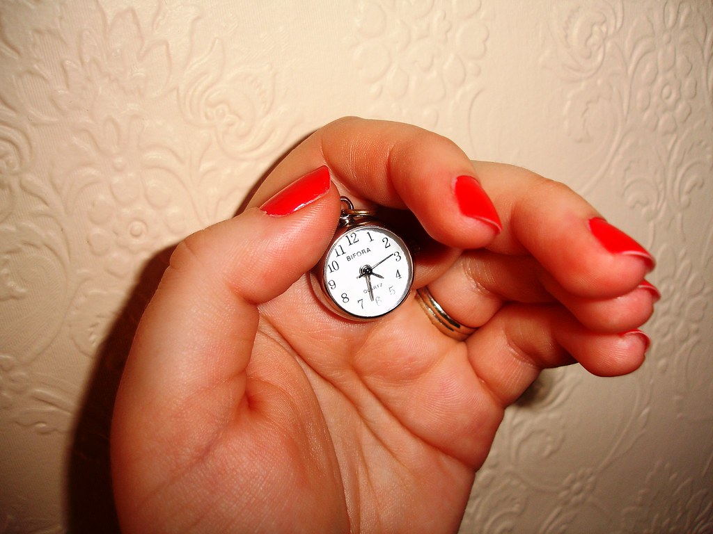 Clock Necklace For the outfits where a bright red apple ju… Flickr