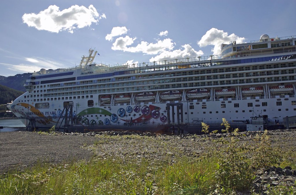 Alaska Cruise 2007; Juneau The cruise ship Pearl in dock