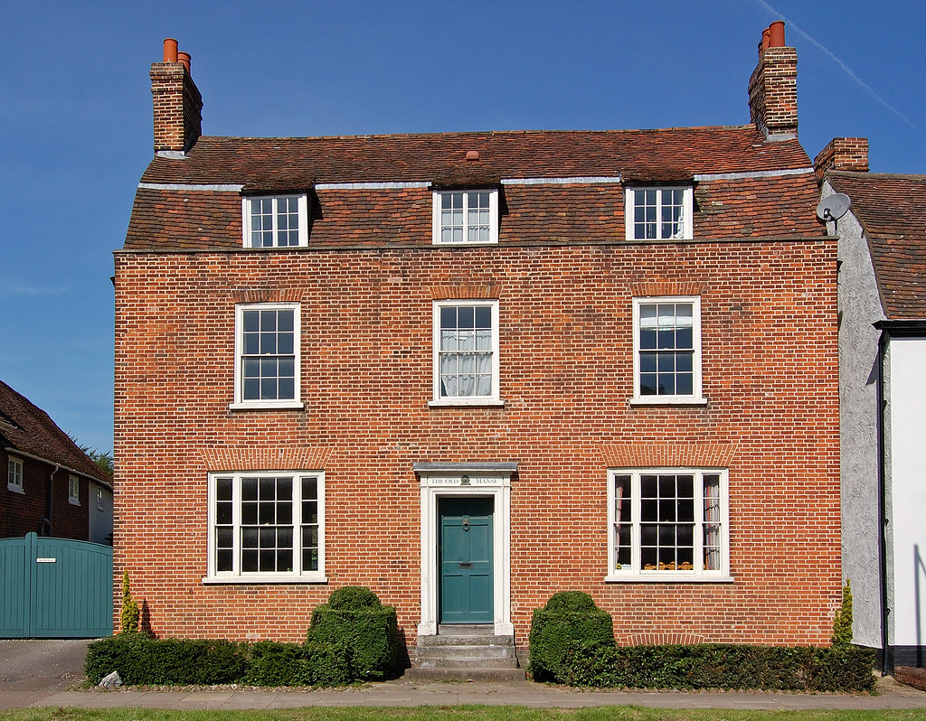 DSC_4619 The Old Manse in the High Street Newport, Essex. avidowl
