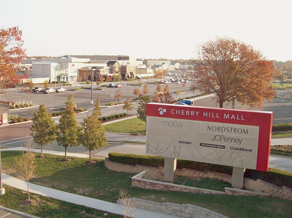 Cherry Hill Mall Rt 38 Side View of Route 38 side of Cherr… Flickr
