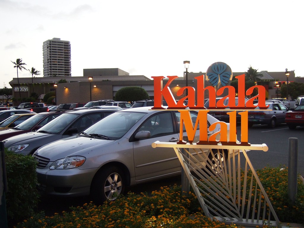 Kahala Mall, Oahu, Hawaii (^_) [MARK'N MARKUS] (_^) Flickr