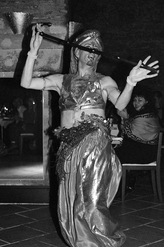 Male Belly Dancer Belly dancer in Istanbul Turkey, Novembe… Flickr