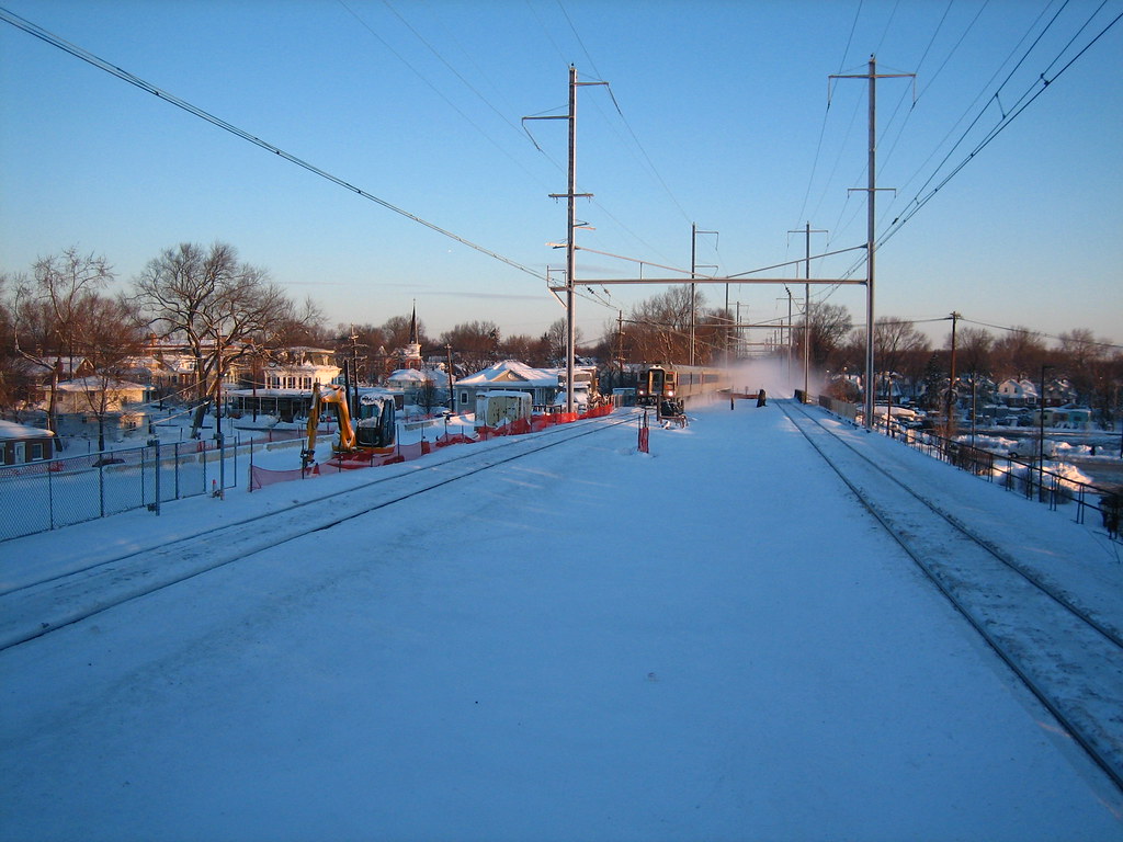 Woodbridge train station Tom Simpson Flickr