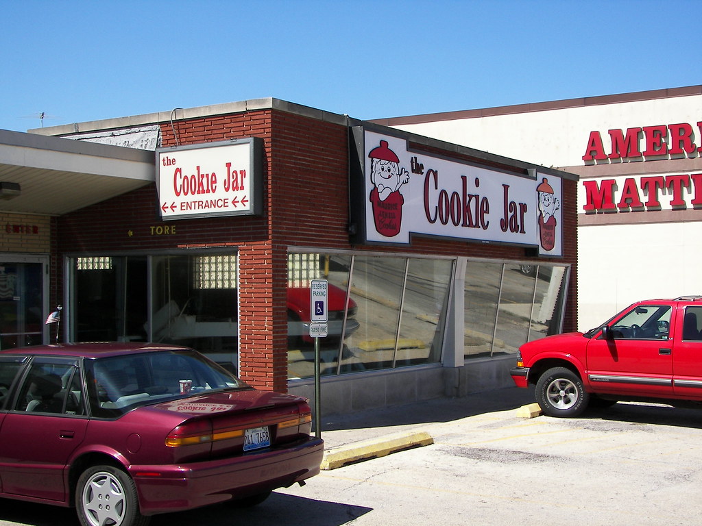 Norridge, IL Maurice Lenell Cookie factory & store. 4474 N… Flickr