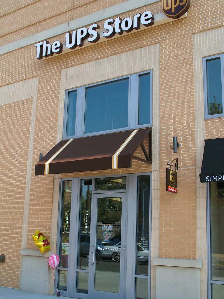 UPS Store in Columbia Heights This is the UPS Store at 138… Flickr