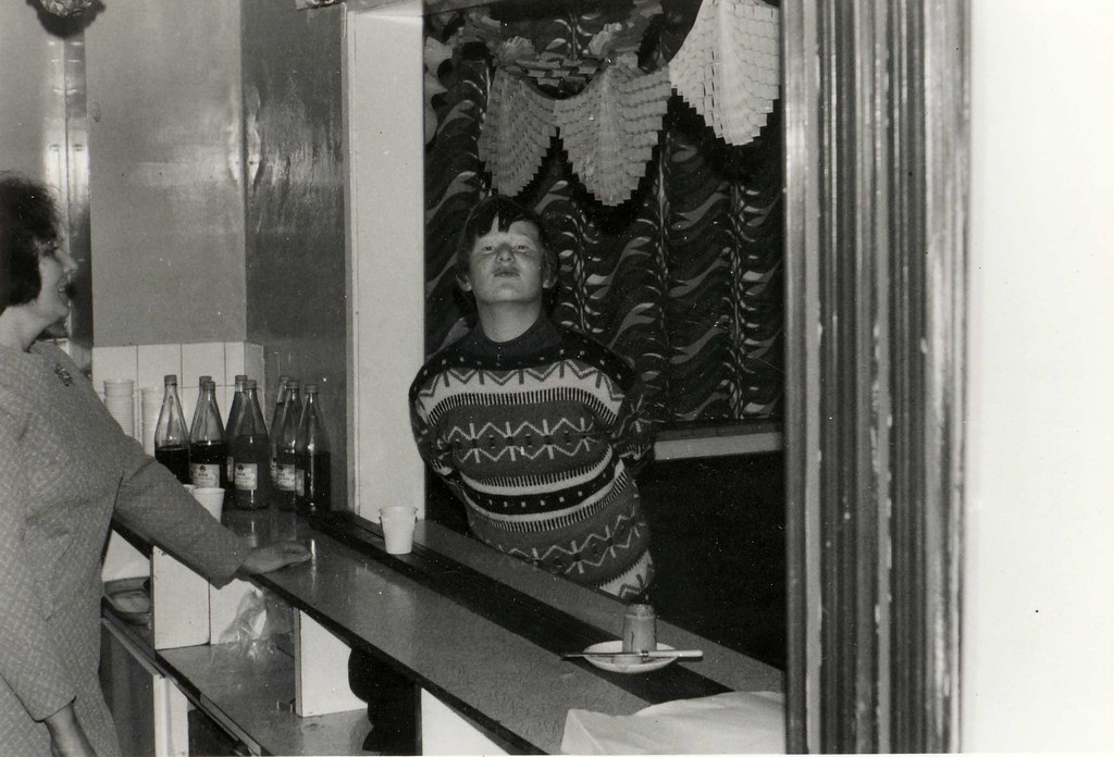 OldDean05CC Old Dean Youth Centre, Camberley around 1972 Mike