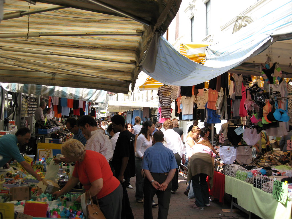 Como market The Italian markets were wonderful at Lake Gar… Flickr