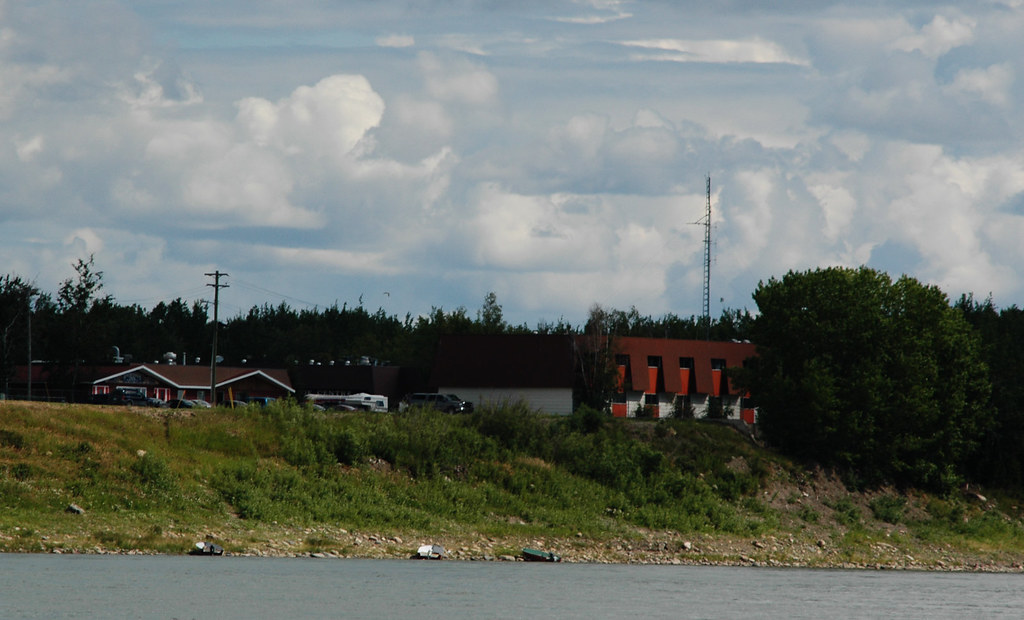 Snowshoe Inn, Fort Providence, N.W.T Leslie Philipp Flickr