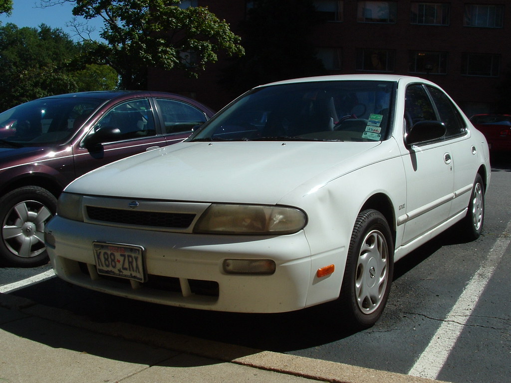 NIssan Altima 93 Lukas Zajac Flickr