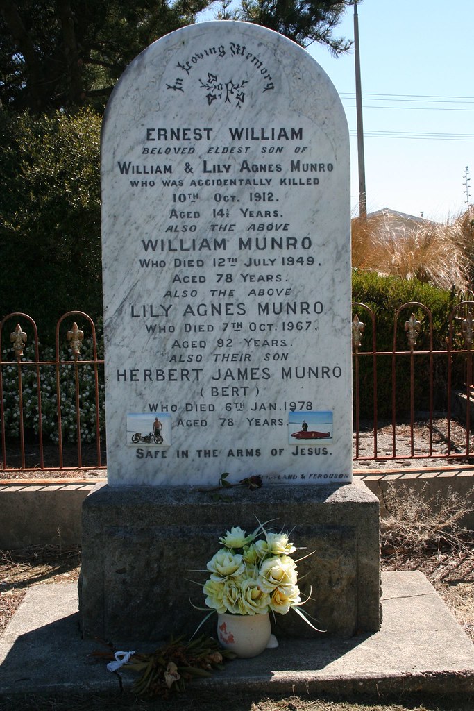 Here lies Burt Munro The Final resting place of Bert Munro… Flickr