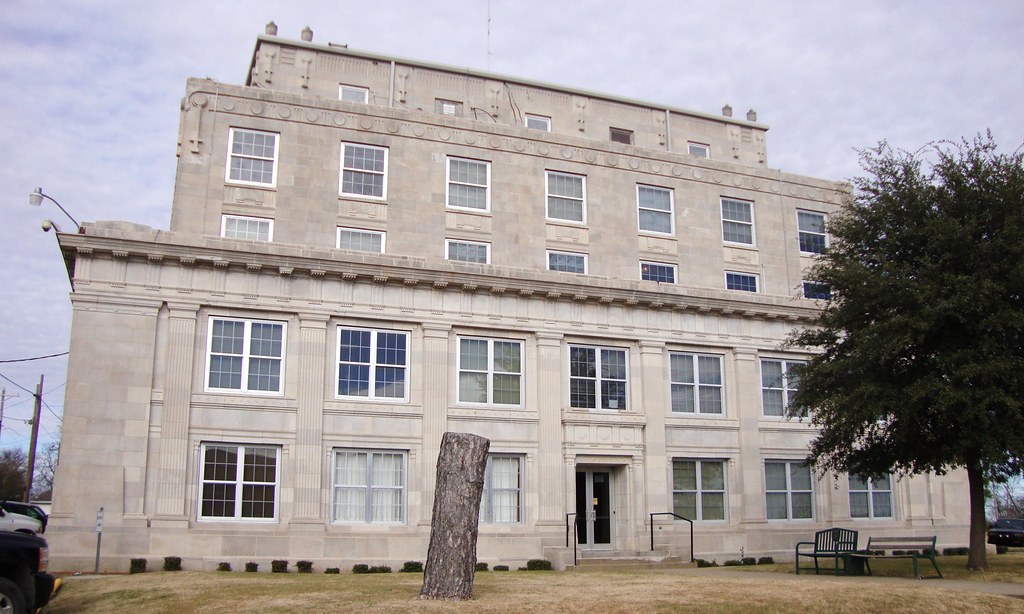 Okfuskee County Courthouse (Okemah, Oklahoma) This 1926 co… Flickr