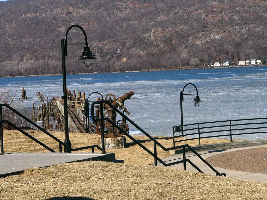 Charles Point, Peekskill, New York Charles Point Park (aka… Flickr