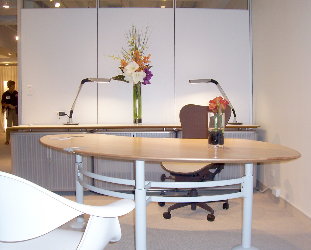 100_3351.jpg Bretford bfi Business Furniture Inc. Flickr