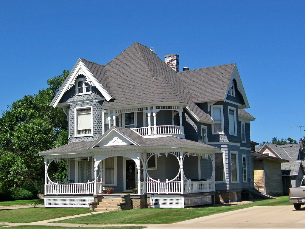 Queen Anne style house, New Hampton, Iowa Paul McClure Flickr