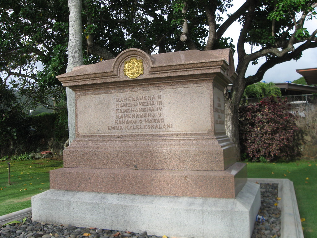 IMG_1368 Kamehameha grave marker. wluna26 Flickr