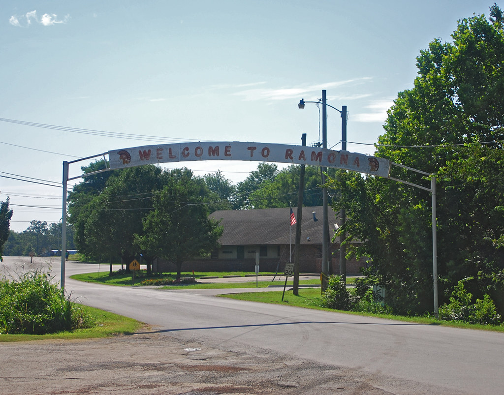 Ramona, OK Arch Not many small towns have this gra… Flickr