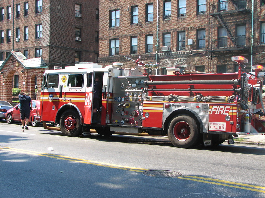 FDNY Engine 249 | Brooklyn #3-3-1571 '03 Seagrave | fdengine24 | Flickr
