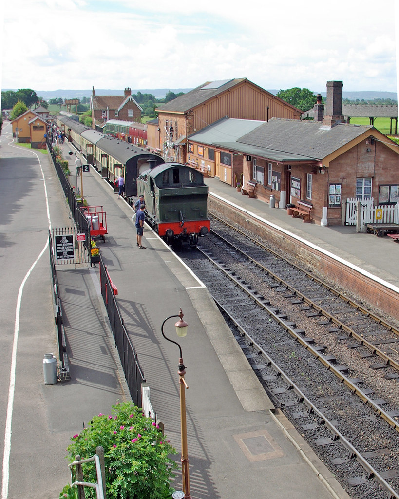 262T 5553 at Lydeard Station, WSR, 23 June 2008 Flickr
