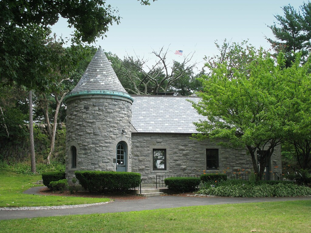 Powder House Square... and no, this is not THE Powder H… Flickr