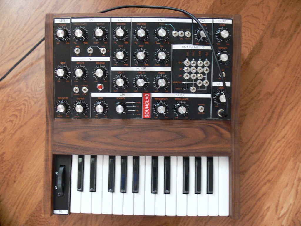 Synthesizer Synthesizer based around a MFOS Soundlab. Nathan