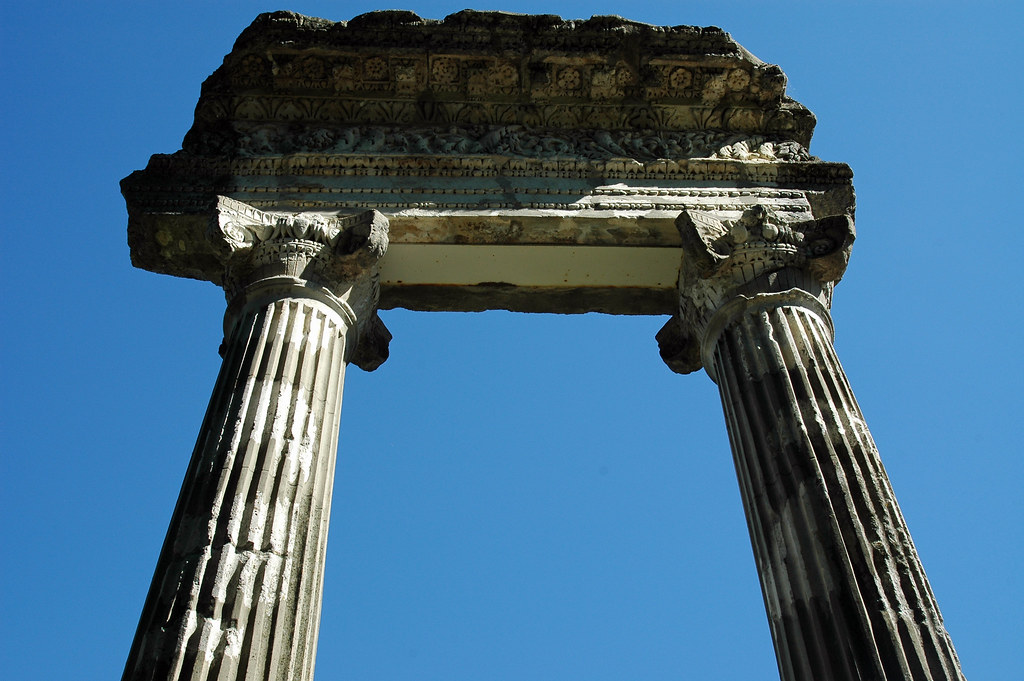 Roman ruins Roman ruins at Nyon, Switzerland stevesheriw Flickr